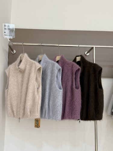 欧货高级感秋冬新款高领拉链百搭外套马甲拉绒女休闲简约短款女
