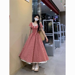 大码胖mm甜美复古蕾丝拼接v领收腰红色格子连衣裙女春夏显瘦长裙
