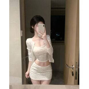 三件套女秋季新款纯欲风辣妹短款针织开衫吊带背心高腰半身裙