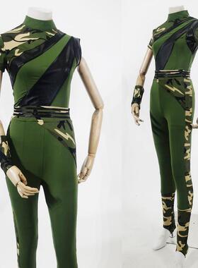 2026年新款同行军装舞蹈服装长袖表演出弹力面料军队风格绿色