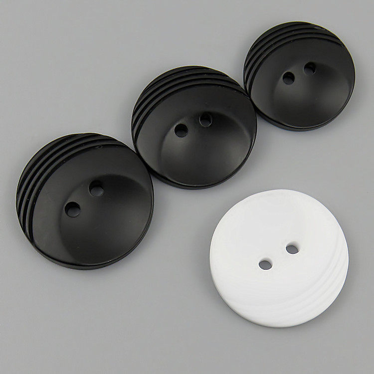 纽扣扣子 大衣风衣纽扣西装外套扣子 毛呢子大衣扣二眼黑白色纽扣