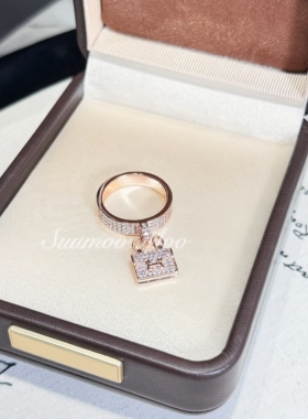 铜合金合成锆石戒指 轻奢时尚满钻包包吊坠戒指