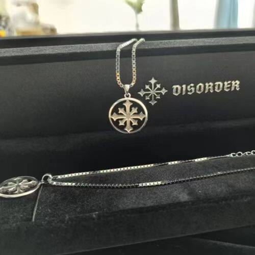 著名滑手Nyjah Huston自创滑板品牌Disorder 项链 纯银