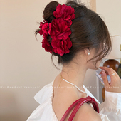 易梦玲同款 红色花朵抓夹女高级感2026新款 后脑勺鲨鱼夹发夹发量大