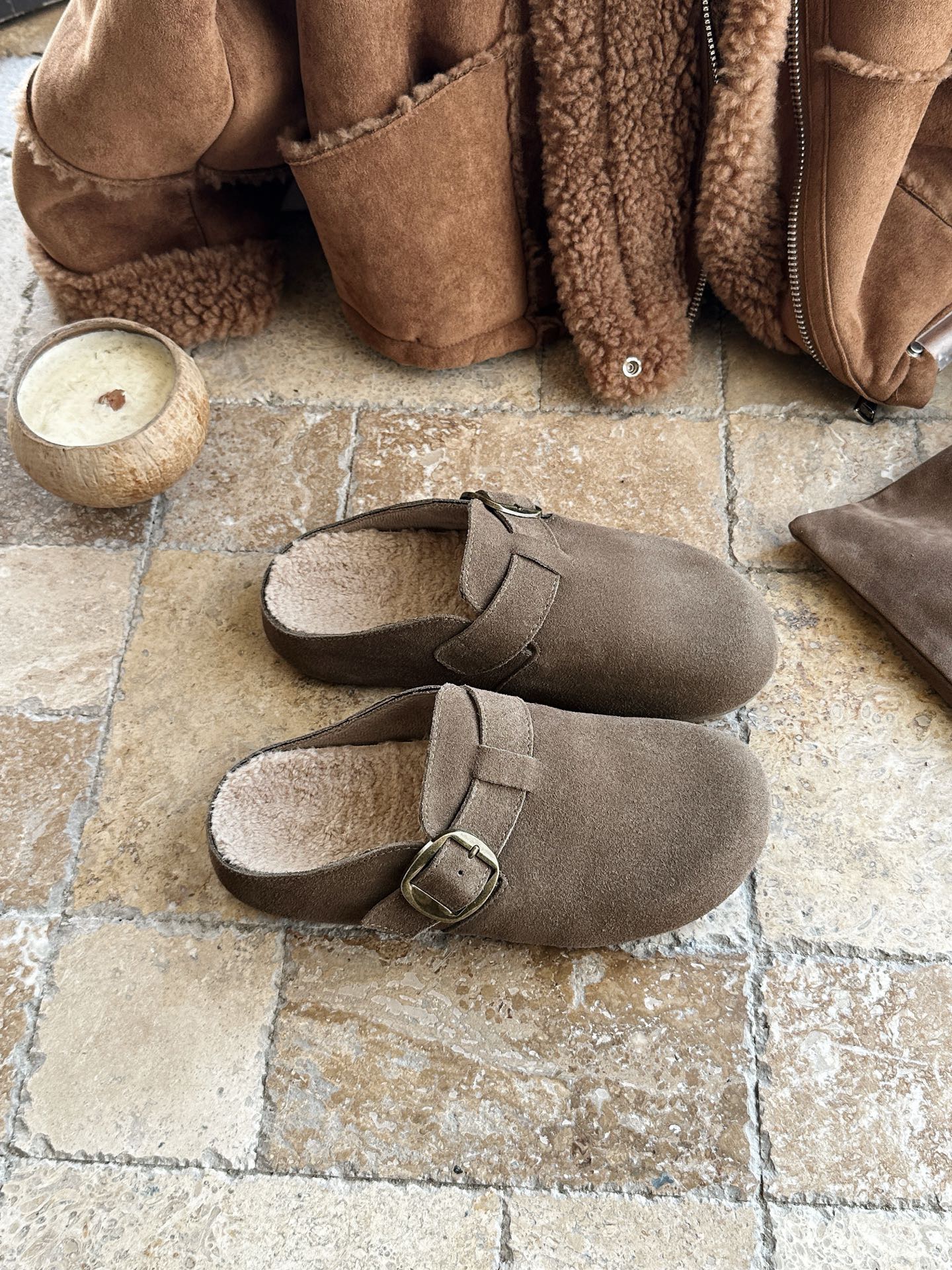 2025新款真皮女鞋圆头平底厚底短靴女休闲百搭时尚雪地靴