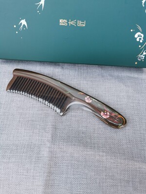 谭木匠康乃馨工艺家人力推木梳