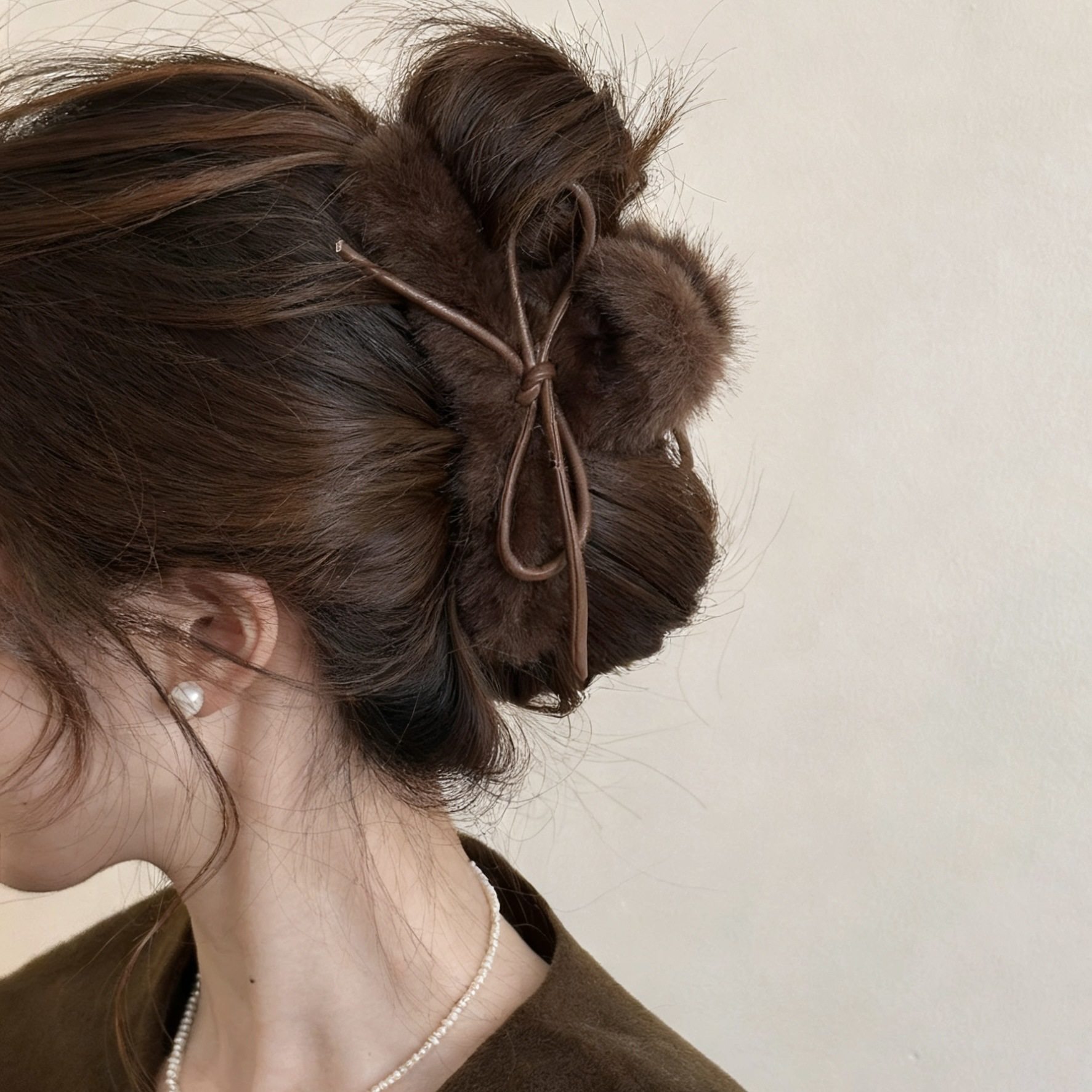 毛绒发夹女蝴蝶结抓夹后脑勺头发夹子2025新款大号鲨鱼夹发卡头饰,饰品/流行首饰/时尚饰品新,民族风发饰,淘宝优惠券,粉丝福利购,淘宝优惠卷