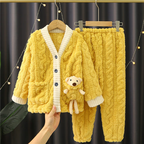 女珊瑚绒冬季套装可爱家居服