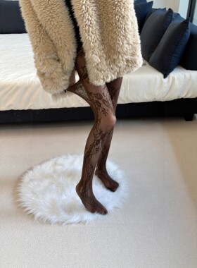 复古蕾丝袜太纯欲了！花卉图案美丽的很呐~咖色网袜自带复古滤镜~