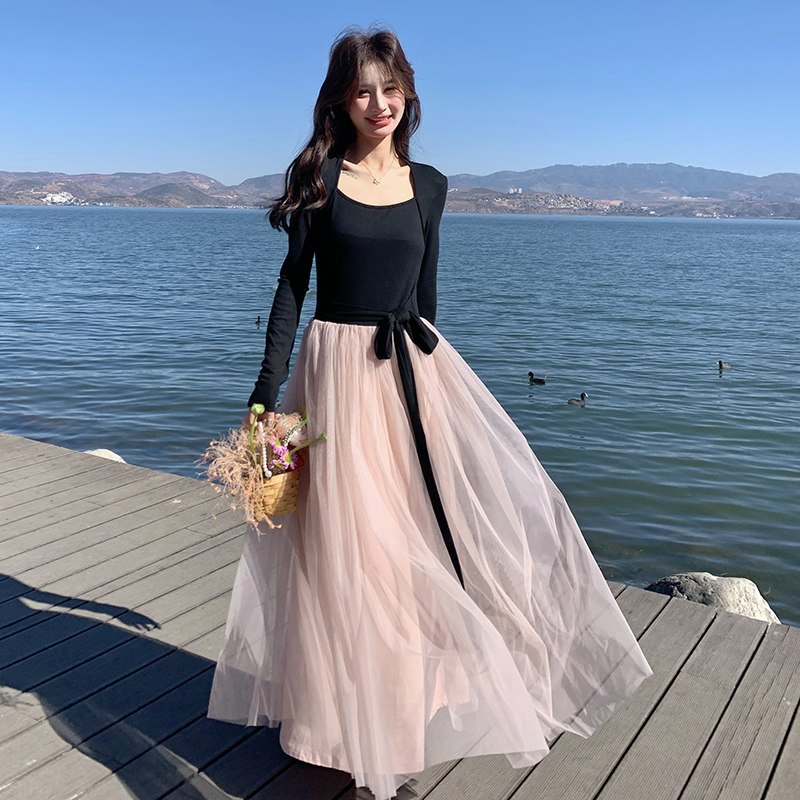 新款黑色拼接粉色连衣裙286-2608-P135-K208，女装连衣裙，安雅