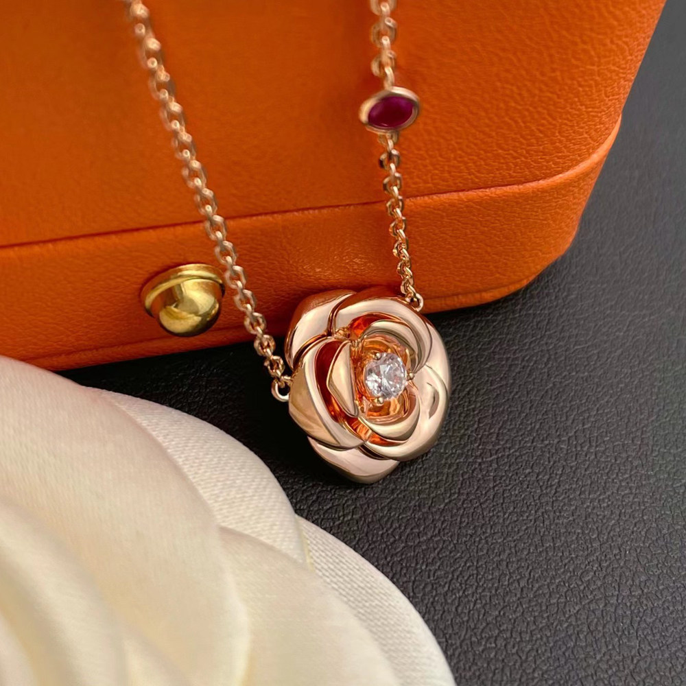 凡尔赛玫瑰项链轻奢小众高级感新款情人节生日礼物镀18k金锁骨链