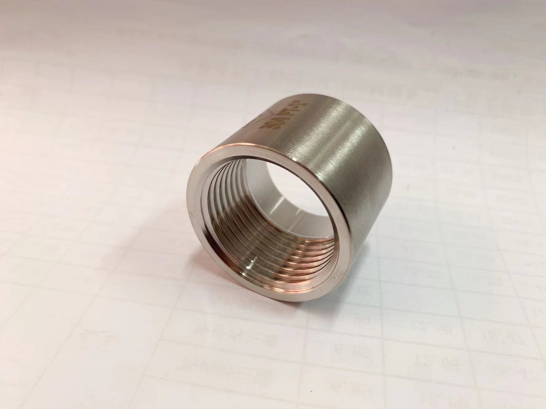 304不锈钢厚壁圆内丝底座接头