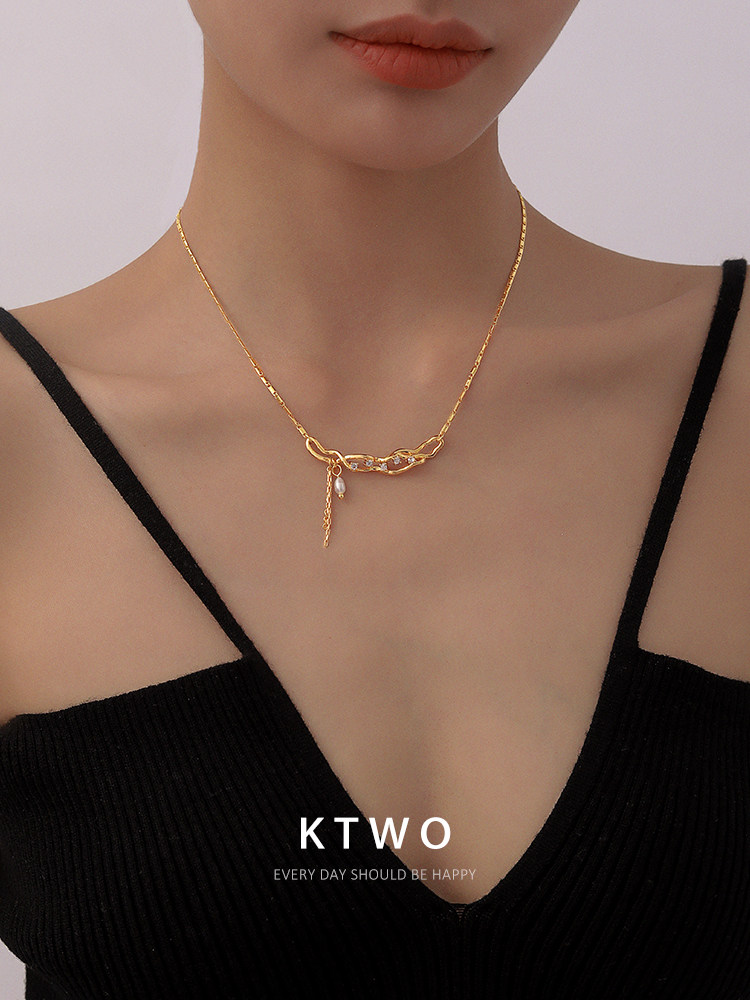 不规则锆石吊坠项链女秋冬新款小众设计镀18k金轻奢高级感锁骨链