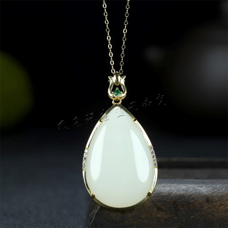 吊坠女款项链水滴形天然和田玉