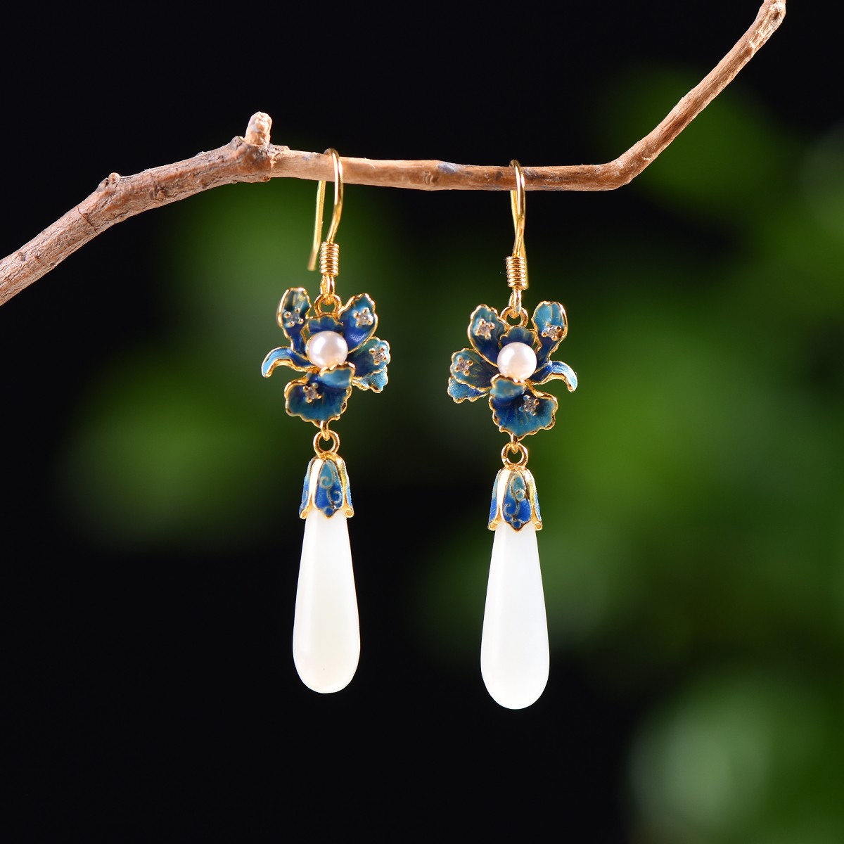 和田玉白玉925银蓝花水滴耳坠