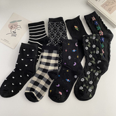 黑色袜子女士中筒秋冬季 百搭ins潮日系可爱甜美格子条纹花朵长袜