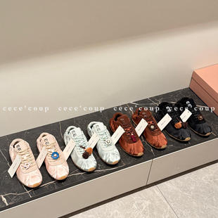 女 INSHUA 毛球装 饰缎面芭蕾舞鞋 26FW 芭蕾ins风 新品