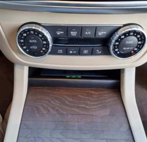 无线充电器适用奔驰奔驰无线充电器