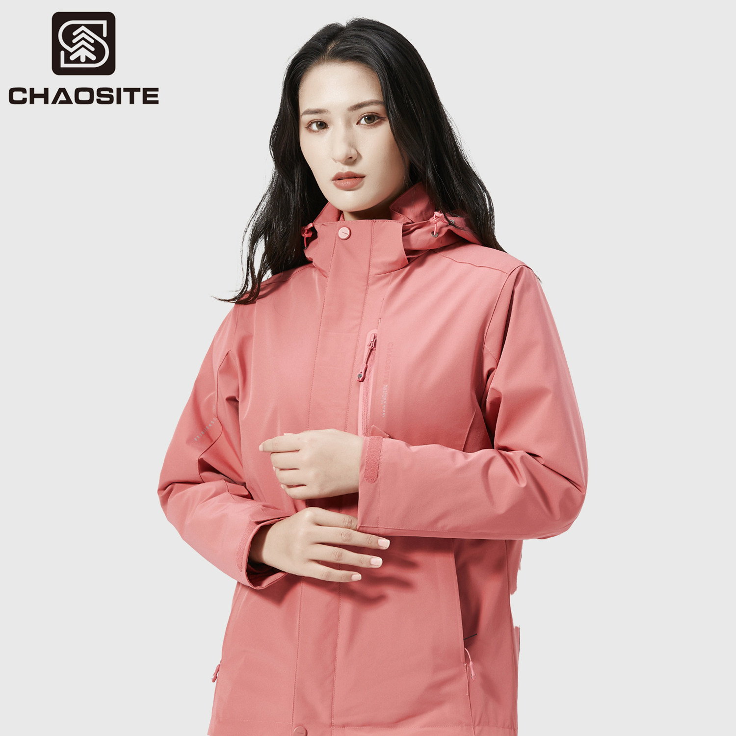 超斯特女款三合一冲锋衣连帽设计抗寒锁温透气耐磨休闲登山服