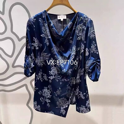 春夏款蓝色重磅蚕丝蓝底花纹V领短袖衬衫上衣 EGKES2230A-3699