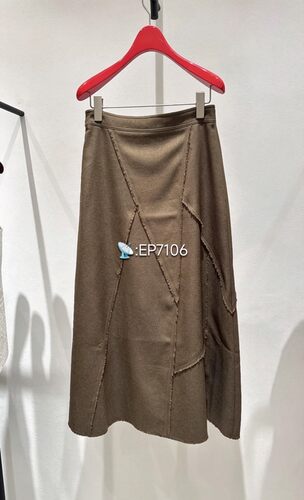 咖色肌理感拼接毛边设计感半身裙 EGKIA3205A-2399