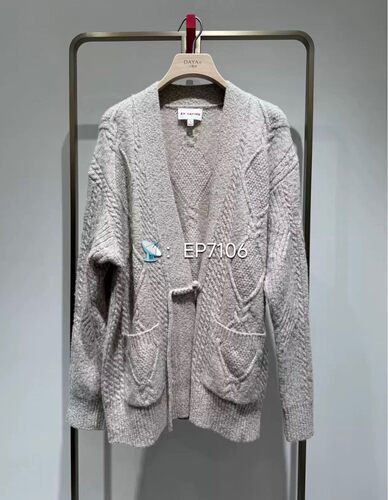 秋冬款米色混纺肌理针织开衫外套 EGJIG9137A-4999