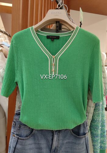 大雅家春夏款撞色V领短袖紧身时尚短款针织衫 HFJPS9502A-2199