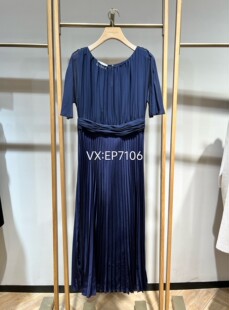 4299 EGKET4636A 藏青色醋酸薄纱飞飞袖 收腰百褶拼接连衣裙