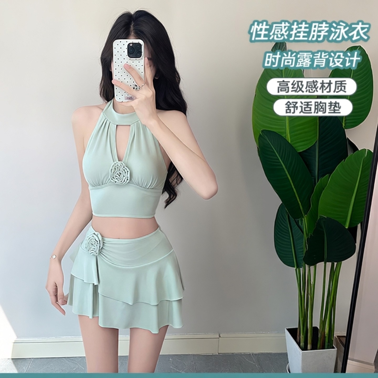 挂脖分体泳衣女款2025新款爆款高级感露背小胸性感海边度假