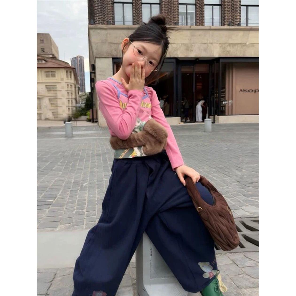 女宝套装2026新款秋季儿童卡通吊带衫长袖卫裤炸街时髦女孩三件套