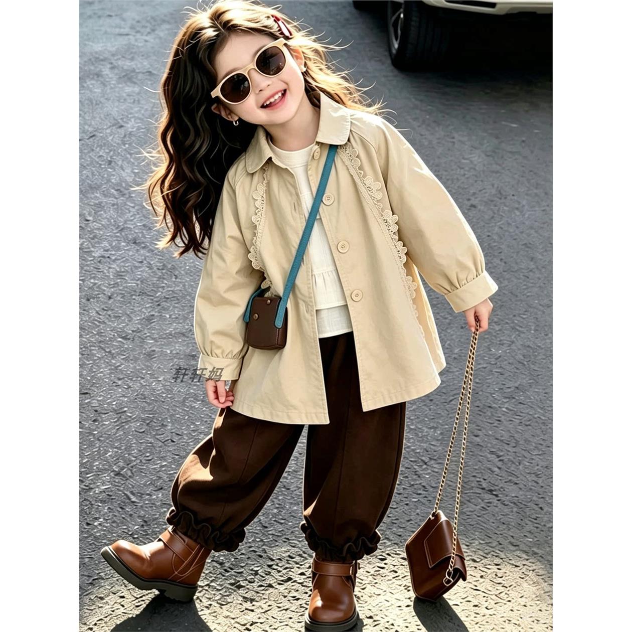 女宝今年流行风衣外套春秋季2026新款儿童中长款宽松翻领爆款上衣