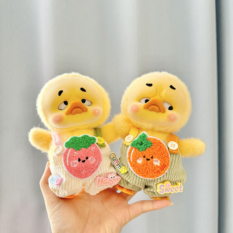 仅售娃衣】烦人鸭毛绒玩偶娃衣盲盒小黄鸭公仔衣服坑条水果背带裤,模玩/动漫/周边/娃圈三坑/桌游,潮玩娃衣,淘宝优惠券,粉丝福利购,淘宝优惠卷