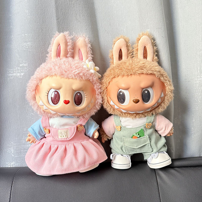 仅娃衣】38cm拉布布公仔衣服萝卜口袋背带裤套装labubu娃衣情侣装,模玩/动漫/周边/娃圈三坑/桌游,潮玩娃衣,淘宝优惠券,粉丝福利购,淘宝优惠卷