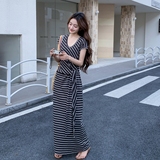 法式收腰气质冷淡风条纹连衣裙女2025夏季设计感休闲圆领t恤长裙，女装连衣裙，金十上