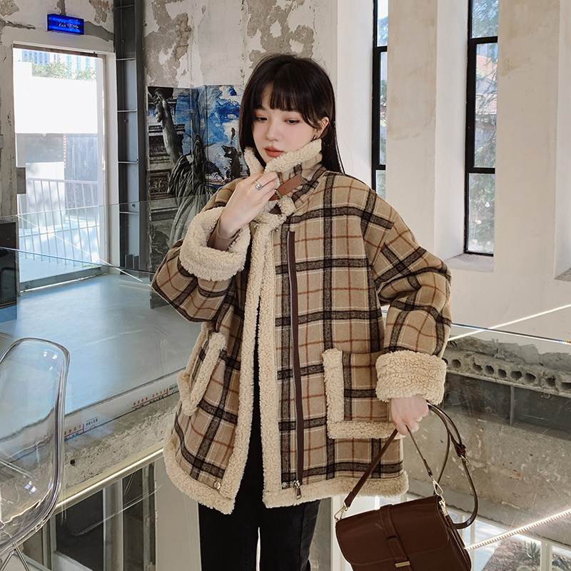 现货2024新款格子复合麦穂加厚羊羔毛235-8815-P175-K258,女装短外套,金十上