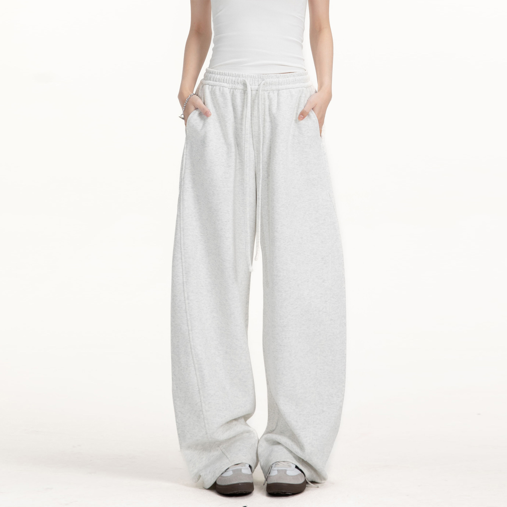 美式复古简约情侣运动卫裤女2025新款秋季垂感宽松休闲阔腿弯刀裤,女装/女士精品,卫裤,淘宝优惠券,粉丝福利购,淘宝优惠卷