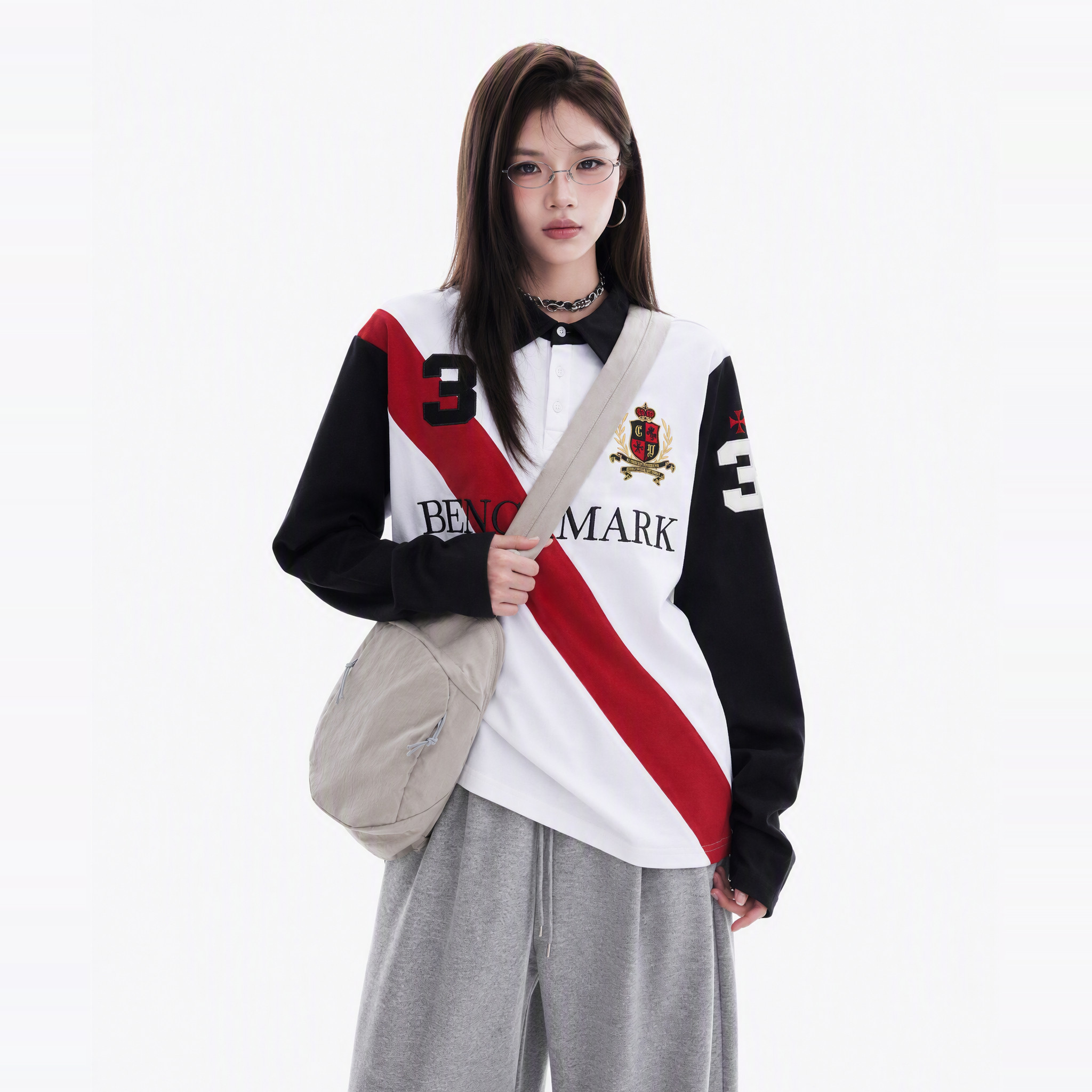 美式学院风拼polo领长袖T恤女秋季数字徽章印花橄榄球服宽松上衣图片