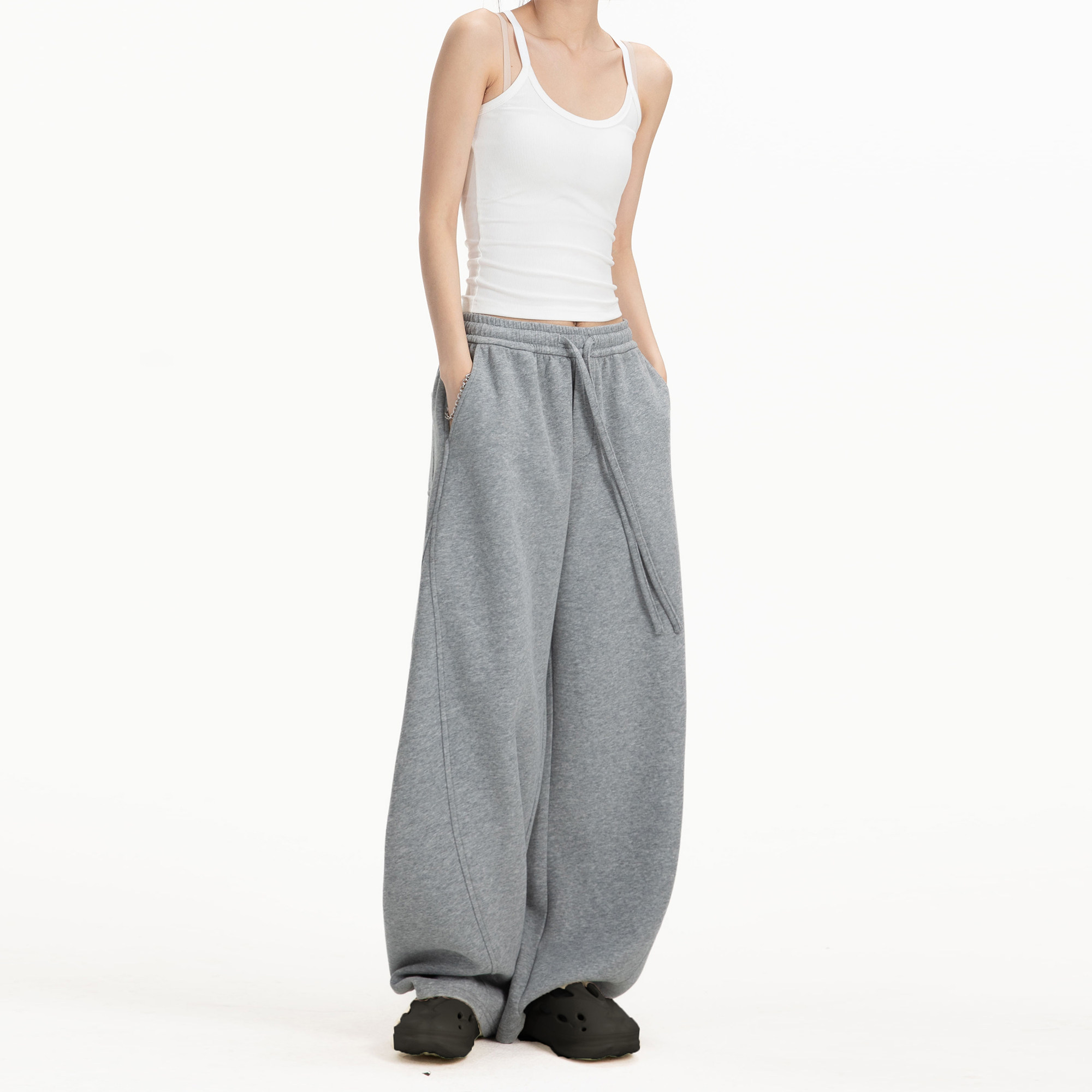 美式基础款纯色运动卫裤女秋季2025新款设计感休闲宽松阔腿弯刀裤