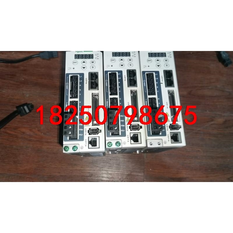 施耐德伺服驱动器  LXM23AU04M3X    BCH0议价