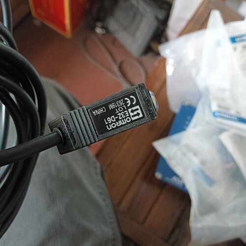 欧姆龙OMRON光电传感器E3ZD61原装正品线长2米议价