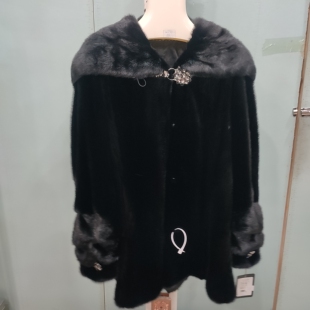 潮流女装 黑色披肩帽 时尚