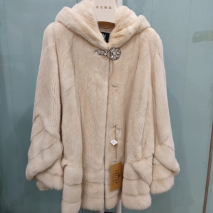 SP0186 潮流女装 米黄帽款 时尚