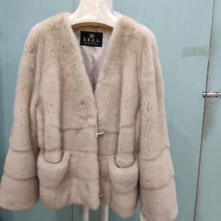 SP4463 潮流女装 米黄V领 时尚