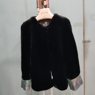 SP4289 潮流女装 黑色圆领 时尚