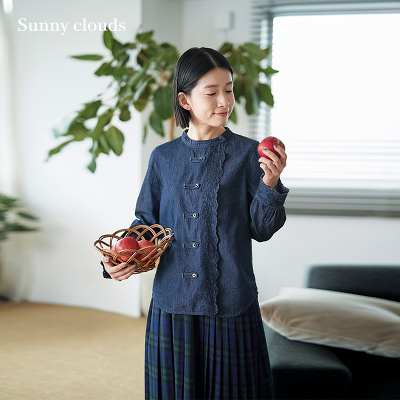 女式纯棉雕绣装饰牛仔衬衫