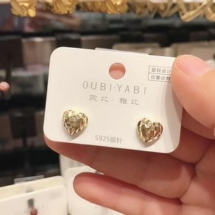 老陈推荐玫瑰同款耳环~新款爱心耳钉 小巧精致 上耳超美 很精致