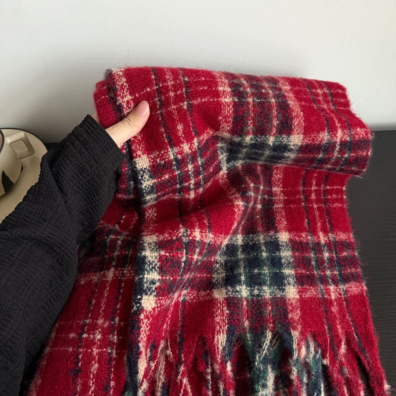2024新款秋冬季渐变格子圣诞红复古网红长款围巾流苏保暖围脖披肩