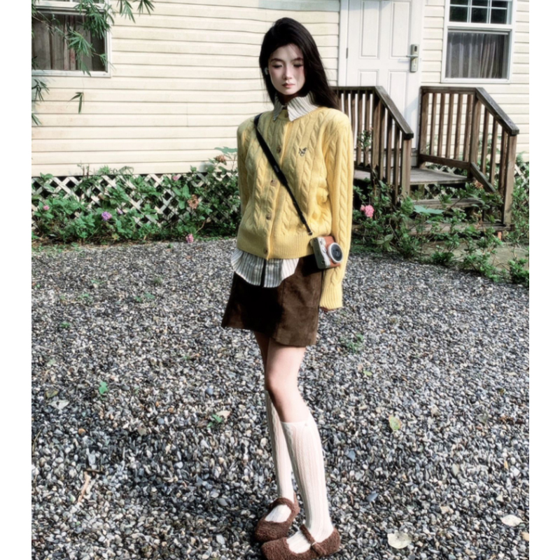 小个子圆领刺绣黄色麻花毛衣开衫女2025秋冬新款修身短款针织外套