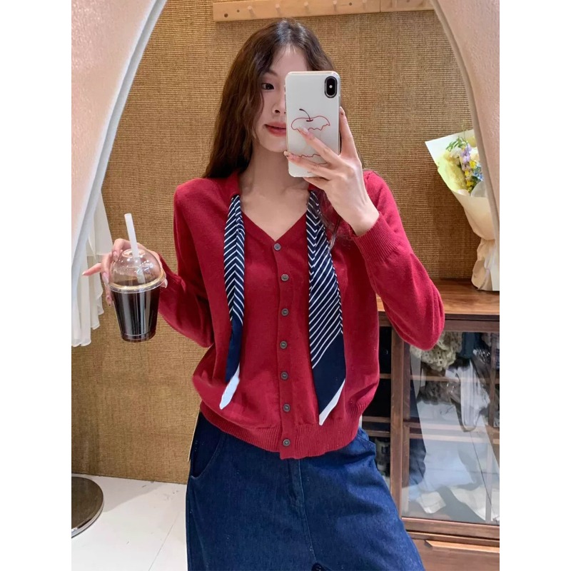 圣诞节法式V领丝巾红色毛衣女2025秋冬新款慵懒风短款针织衫上衣