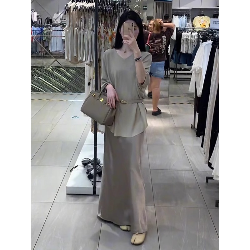 老钱风穿搭法式V领冰丝短袖针织衫女夏季设计感小众宽松收腰上衣